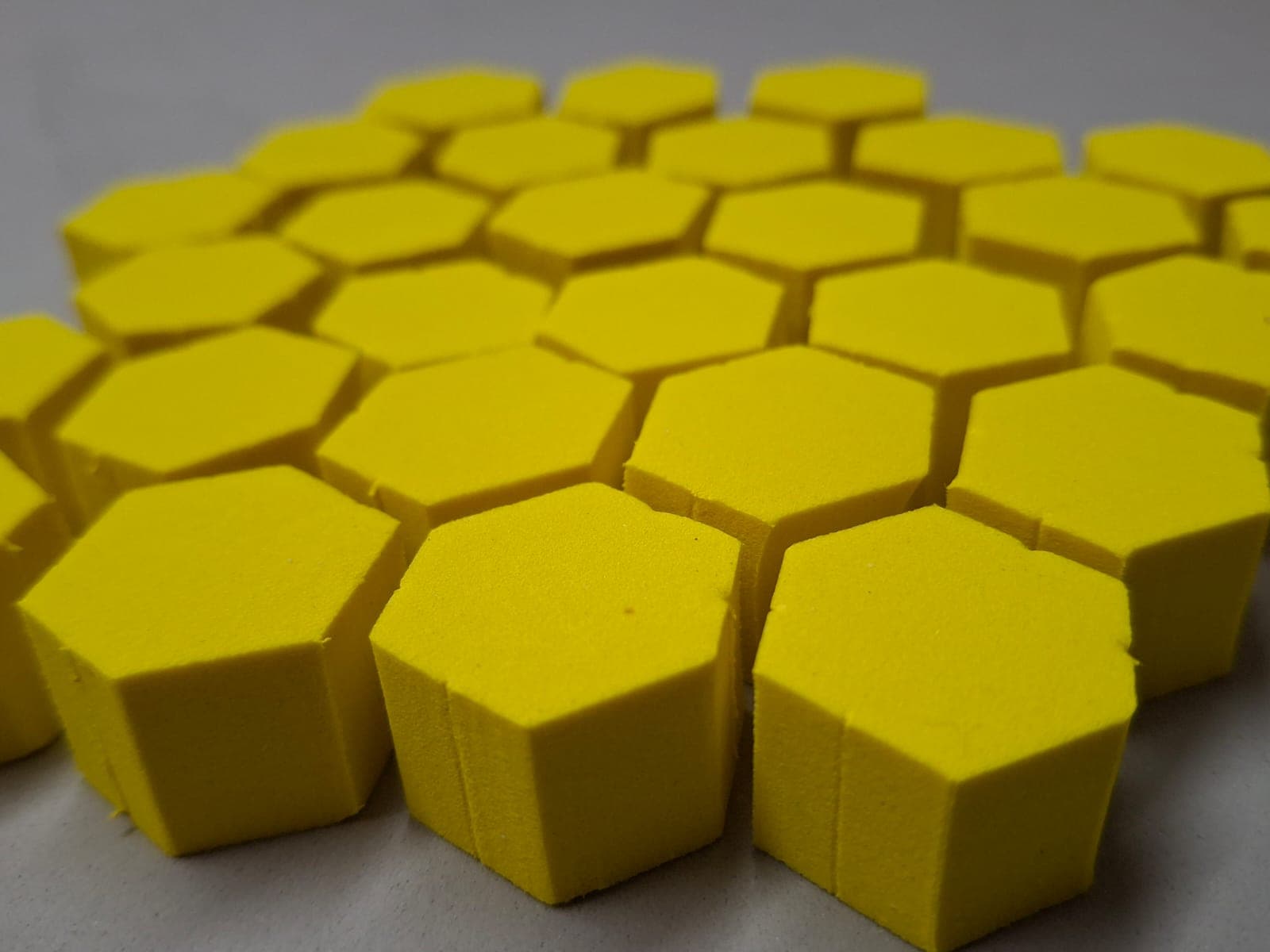 imagem do produto Borracha Expanflex Hexagonal Menor Amarela