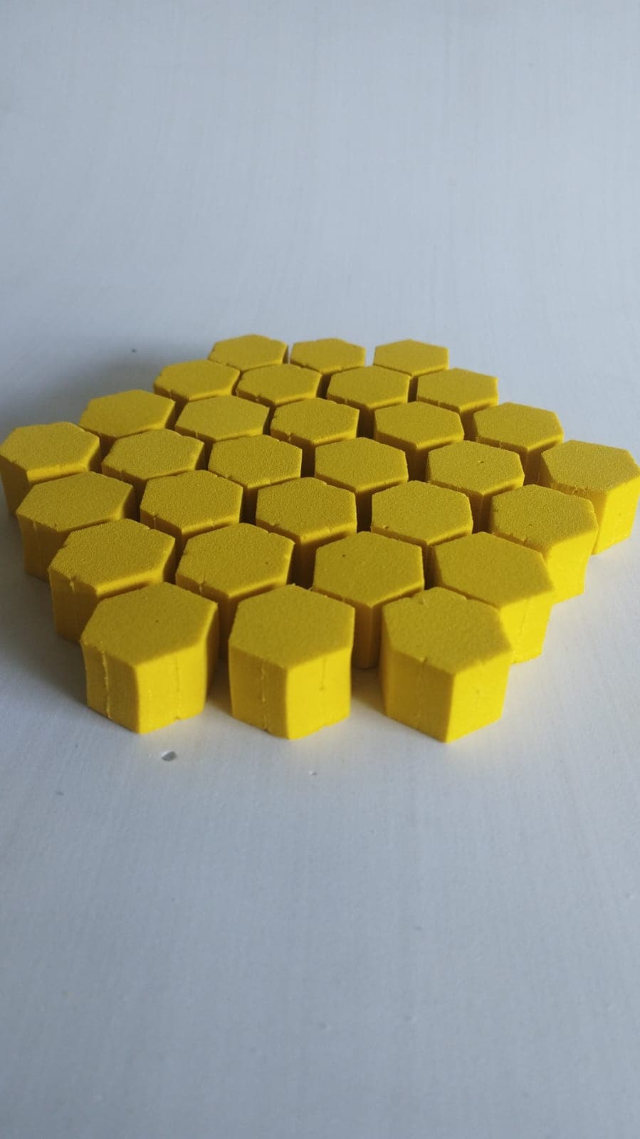 imagem do produto Borracha Hexagonal Menor Amarela