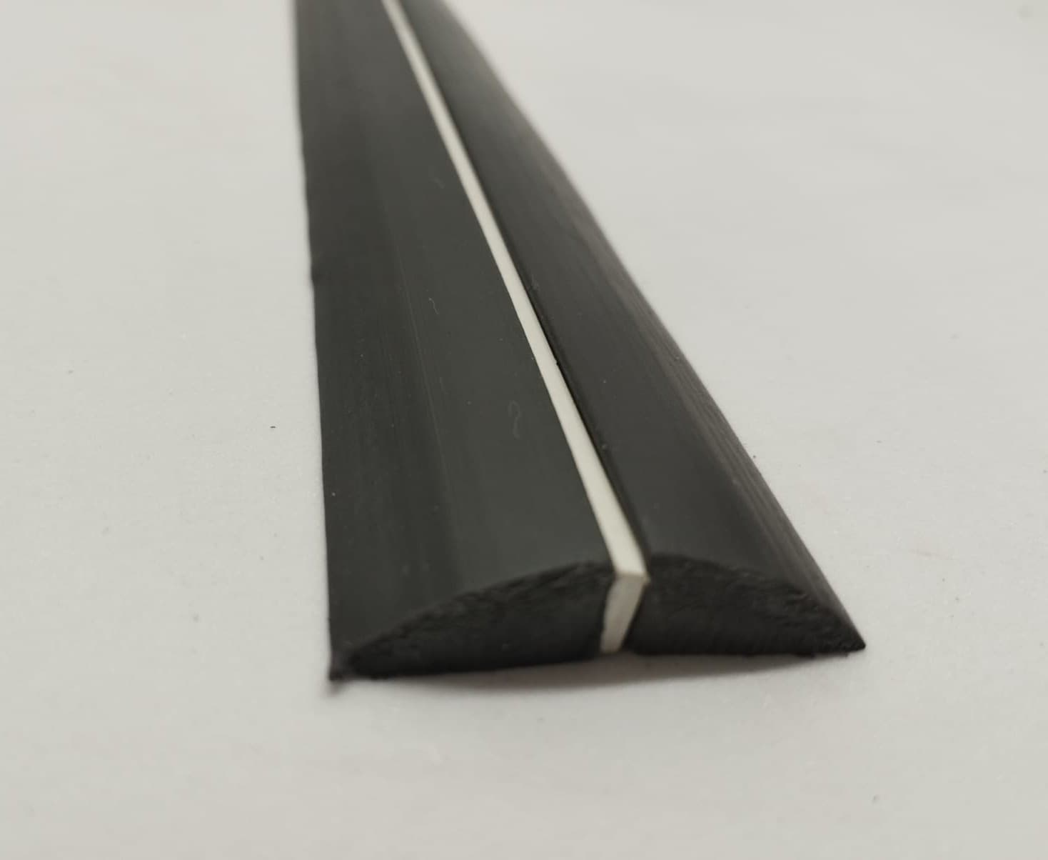 imagem do produto Perfil de Vinco Preto
