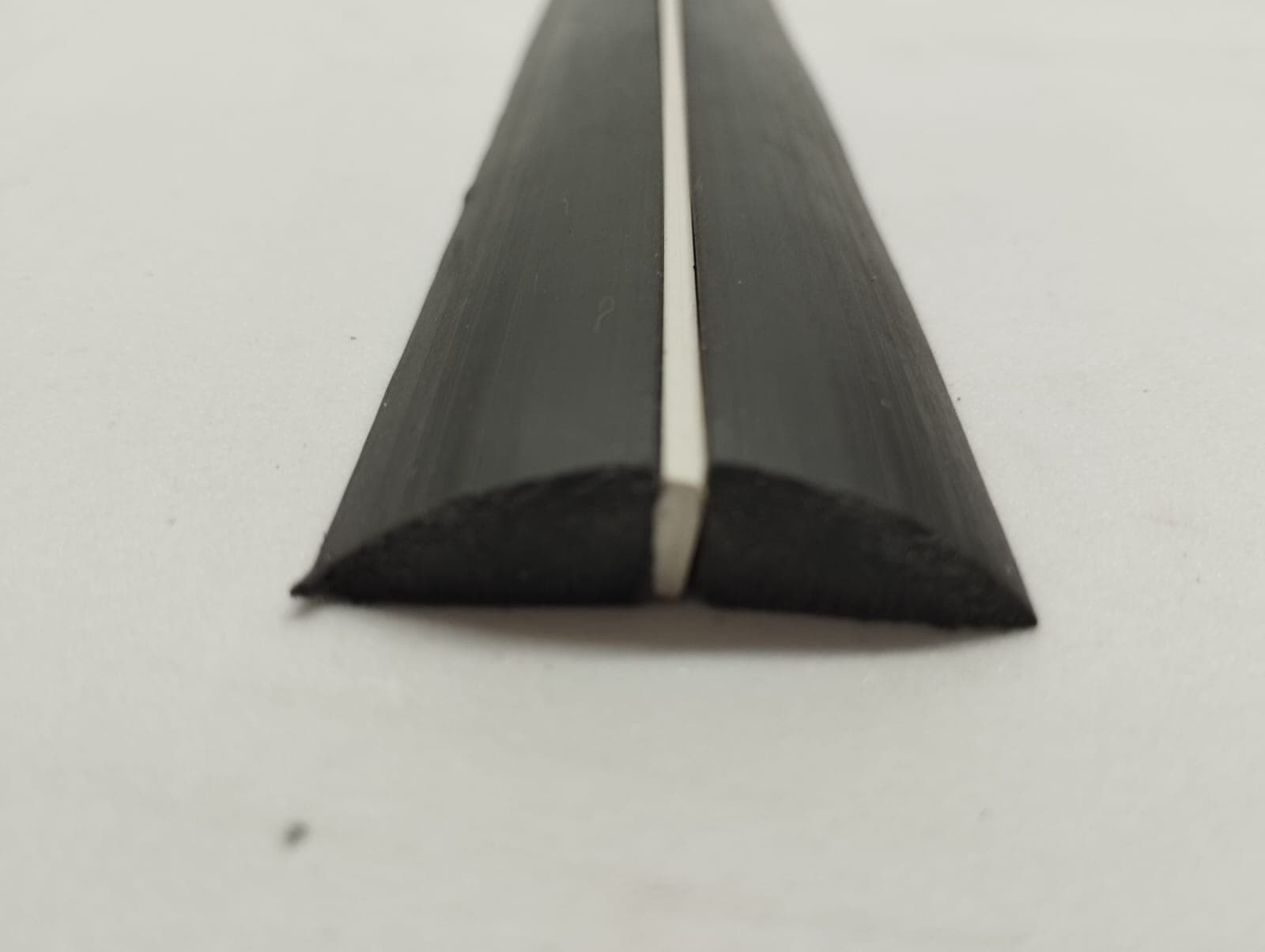 imagem do produto Perfil de Vinco Preto