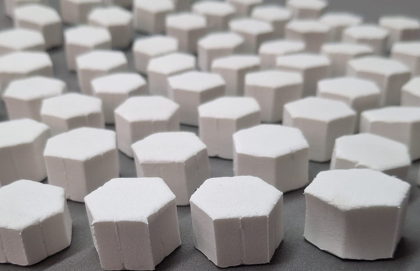 imagem do produto Borracha Hexagonal Menor Branca